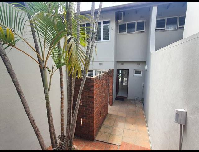 3 BEDROOM TOWNHOUSE FOR SALE IN UMHLANGA CENTRAL